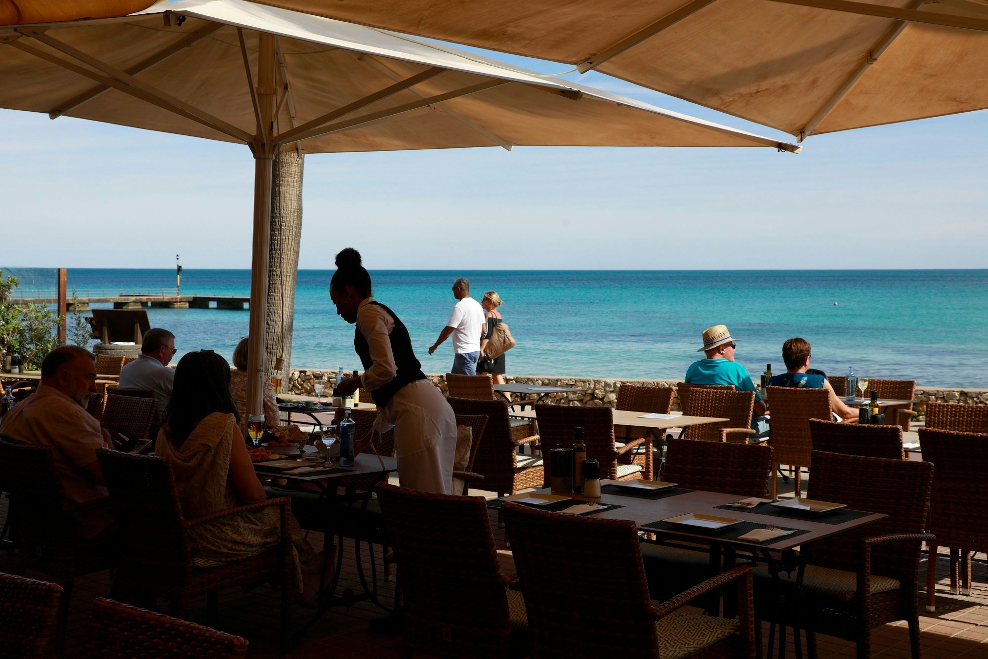 Das Restaurant Sa Caleta am Strand von Calla Millor de Mallorca.
