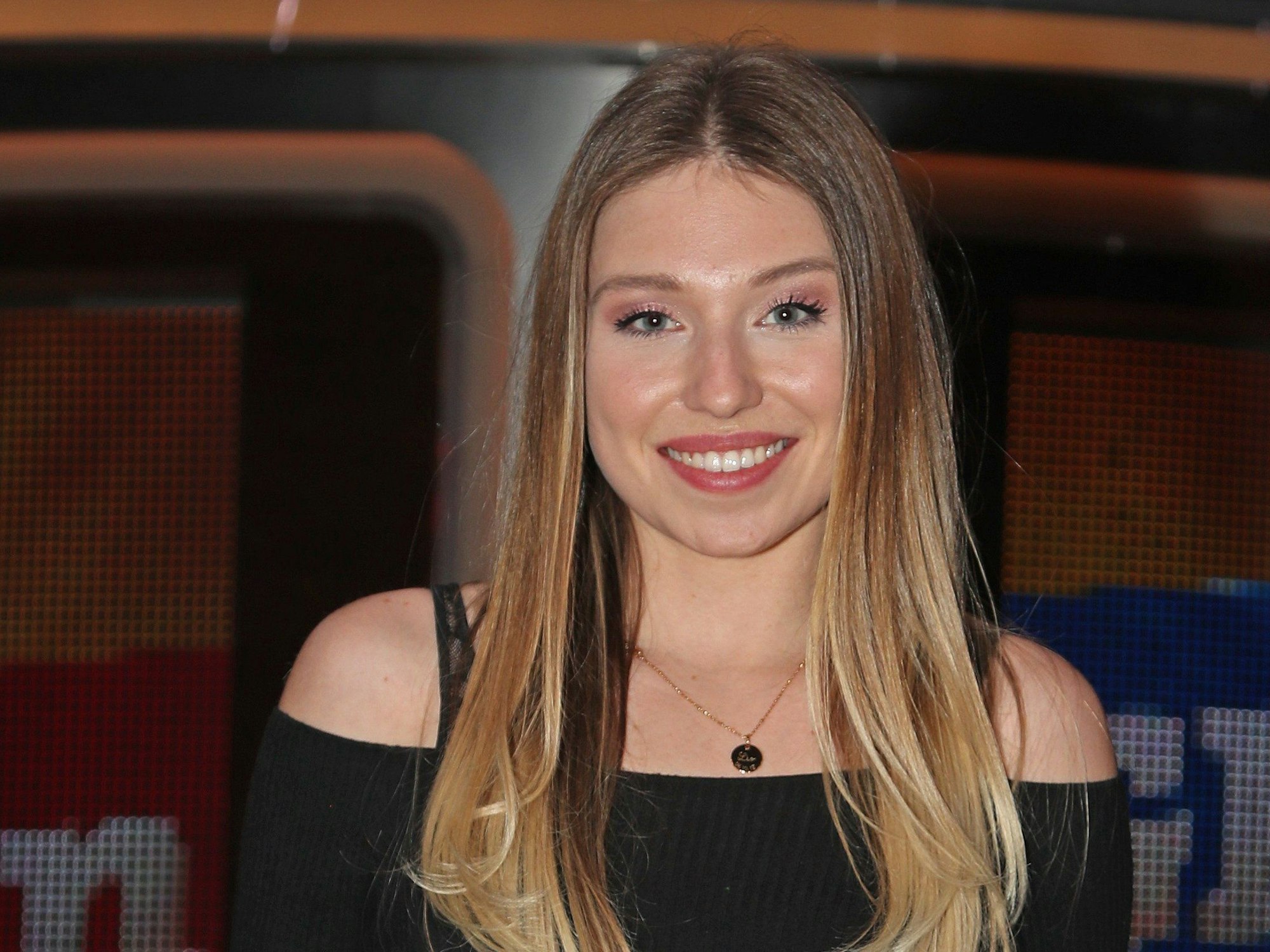 Youtube-Star Bianca «Bibi» Claßen beim Fototermin zur TV Aufzeichnung von „Klein gegen Gross - Das unglaubliche Duell“