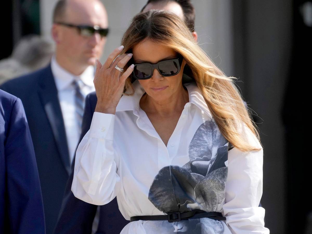 Die ehemalige First Lady Melania Trump glänzte beim ersten TV-Duell ihres Mannes durch Abwesenheit. Das Foto zeigt sie am 19. März 2024 nach Verlassen des Wahllokals in Florida.