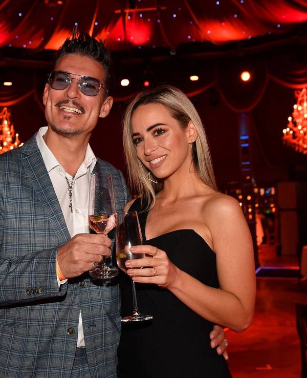 Chris Töpperwien mit Freundin Nicole bei einer Veranstaltung 2021 in München.