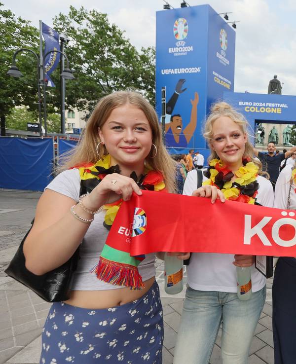 Fans beim Public Viewing.