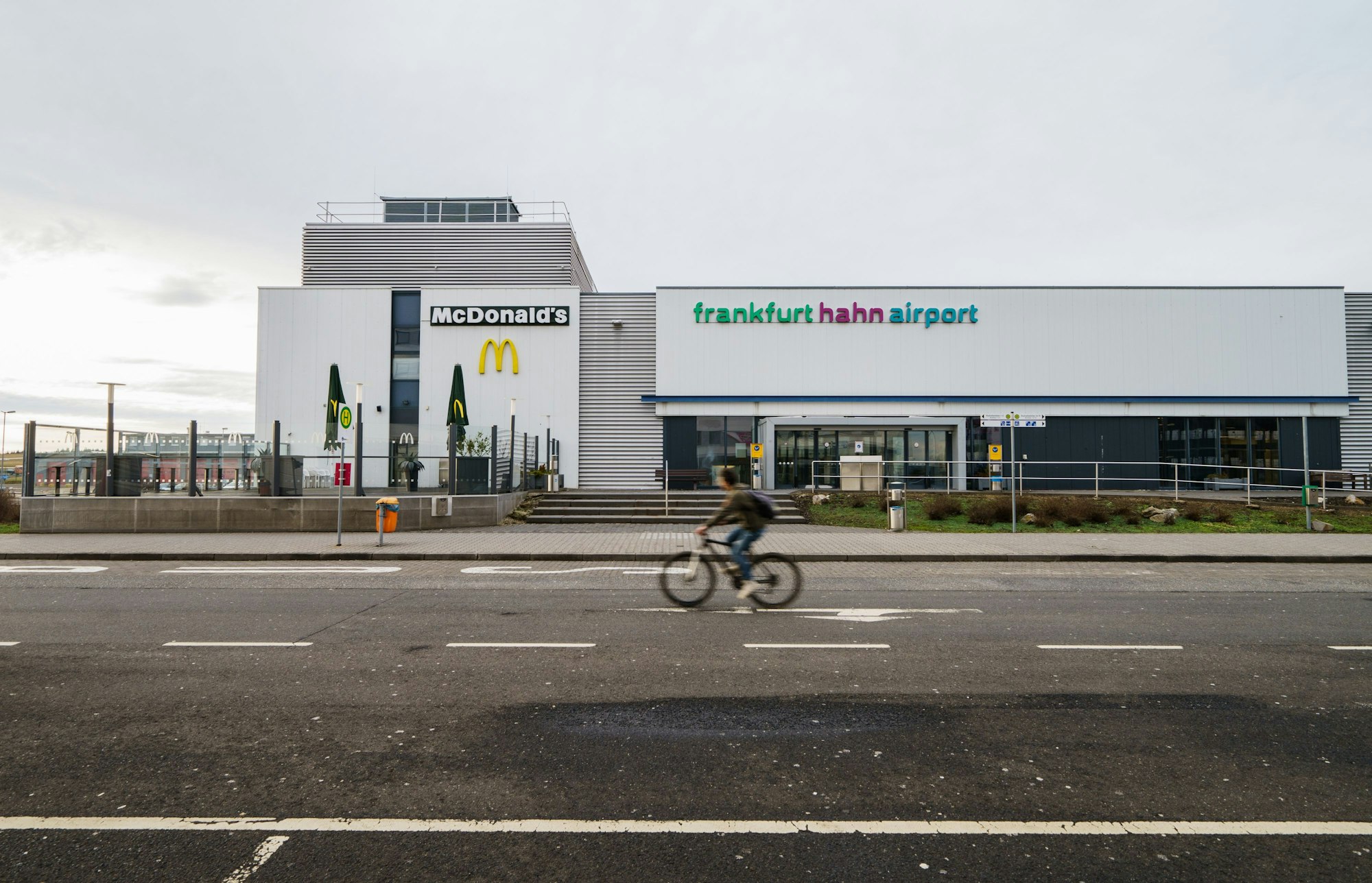 Der Terminal des Frankfurt Hahn Airport.