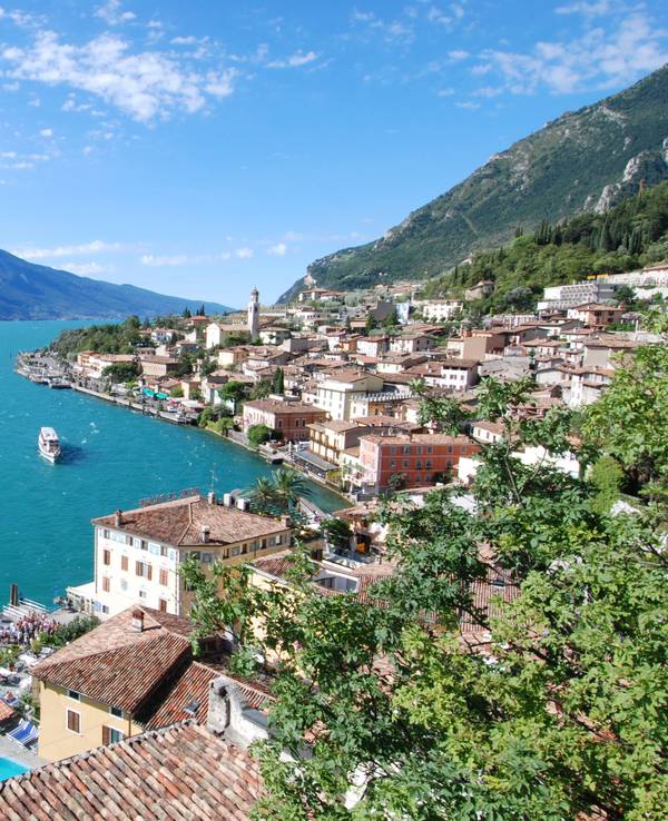 Blick auf den Ort Limone am Gardasee, hier im April 2015. (Symbolbild)