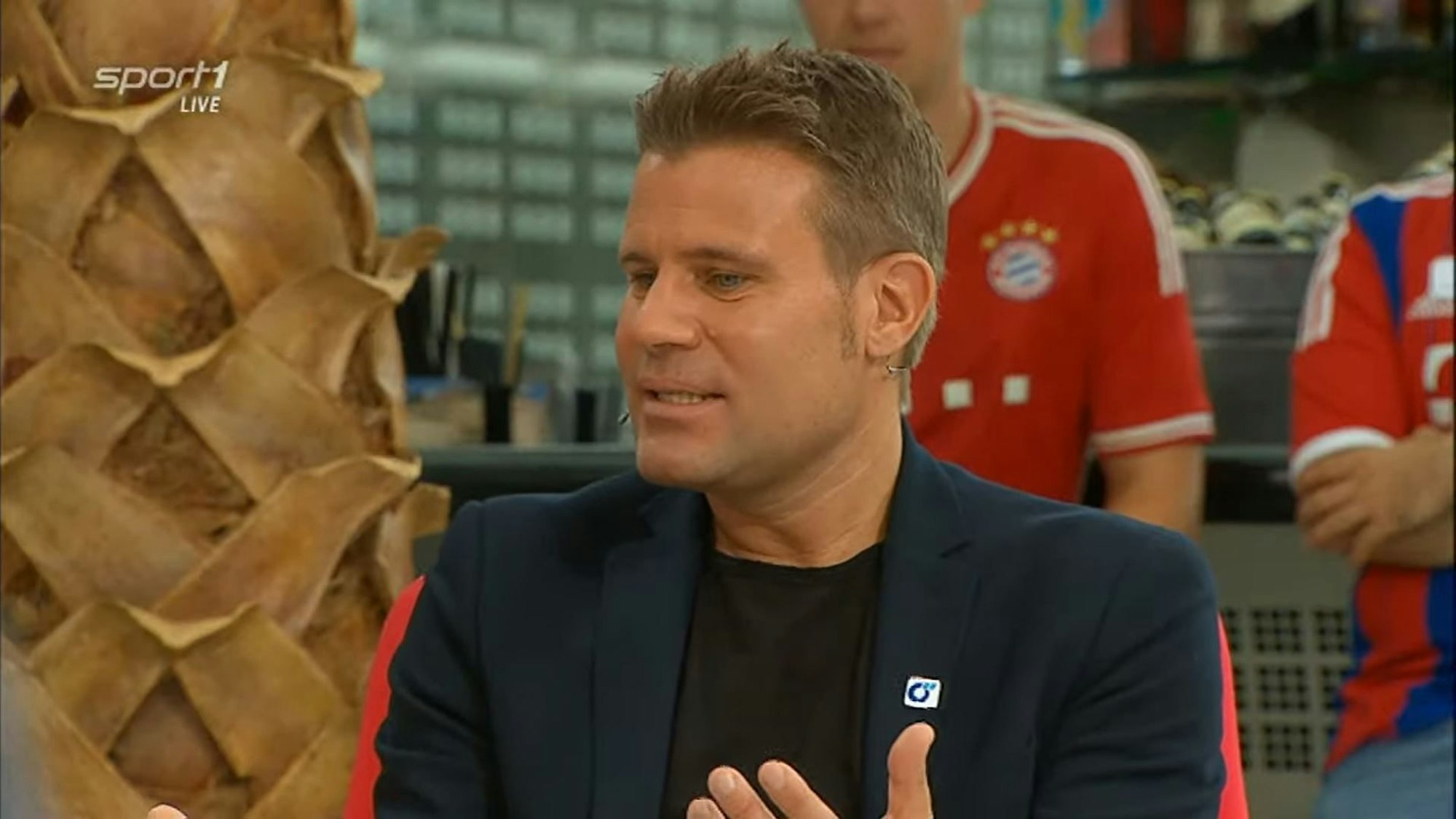 Schiedsrichter Felix Brych im Doppelpass auf Sport1.