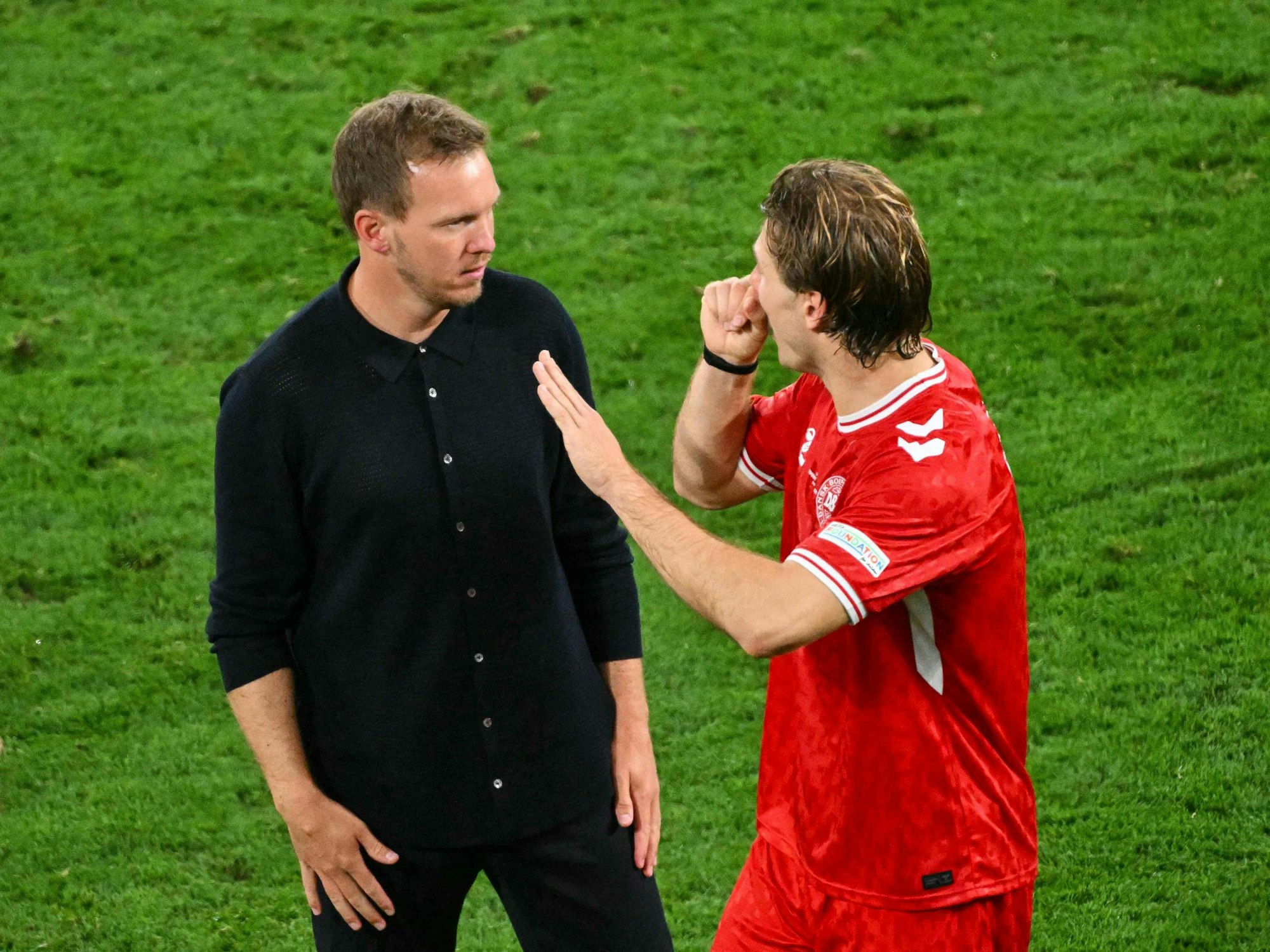 Julian Nagelsmann spricht mit Joachim Andersen.