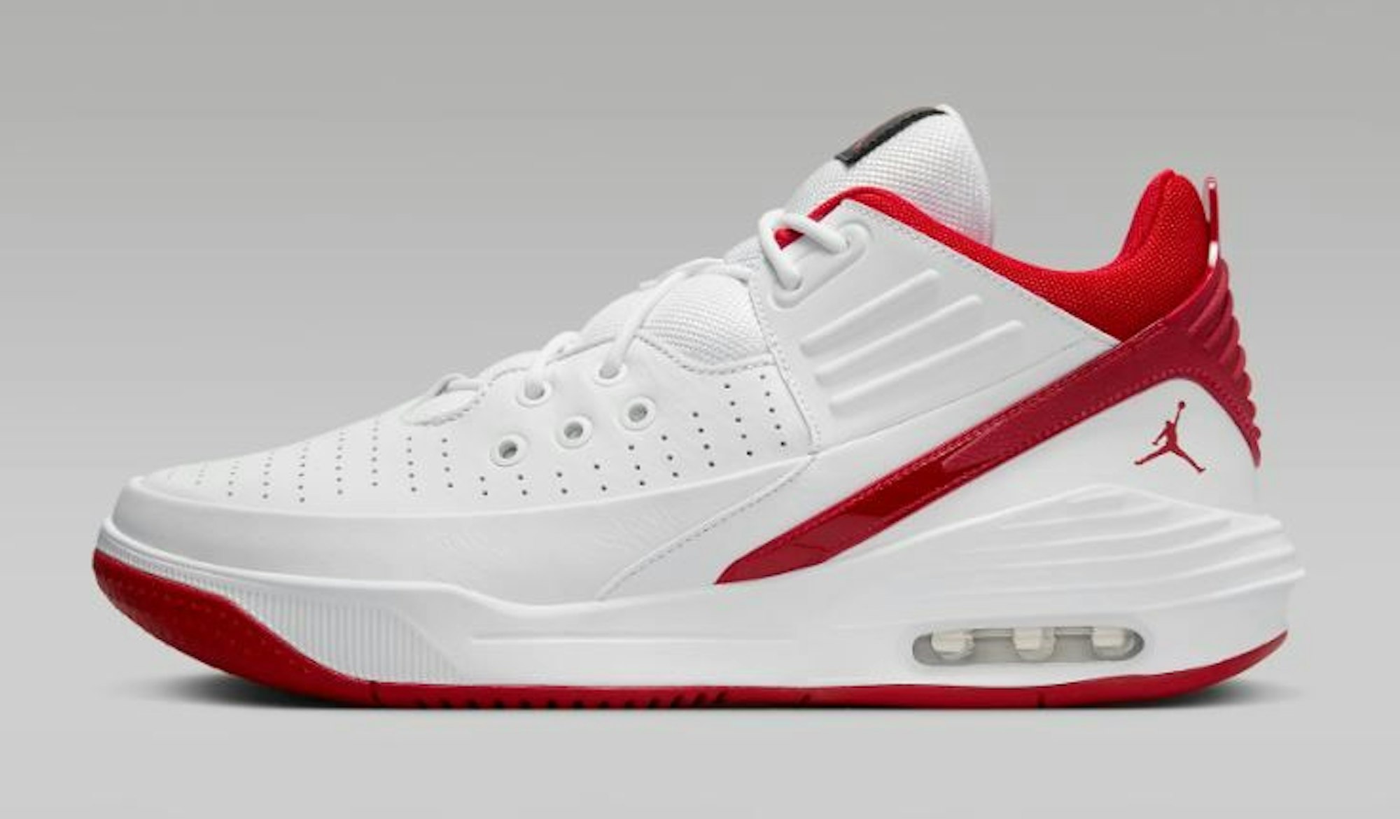 NIke Jordan Max Aura 5 Sneaker in weiß Rot.