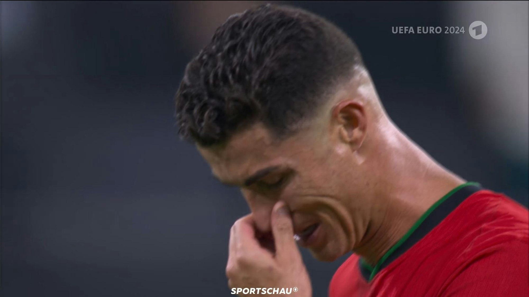 Tränen bei Cristiano Ronaldo während des EM-Spiels zwischen Portugal und Slowenien am 1. Juli 2024