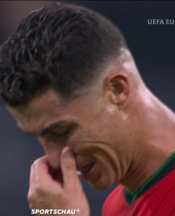 Tränen bei Cristiano Ronaldo während des EM-Spiels zwischen Portugal und Slowenien am 1. Juli 2024