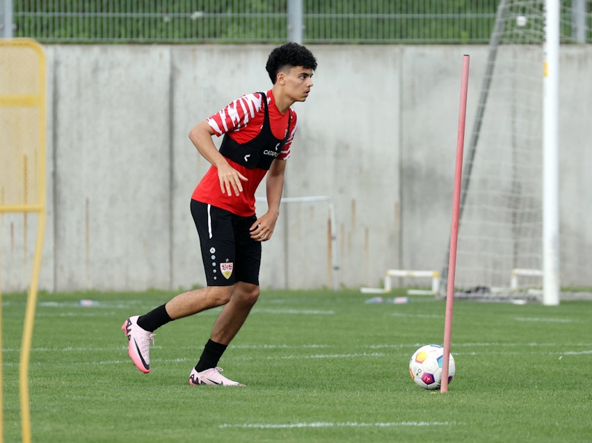 Gabriel Zarrella, Sohn von Giovanni Zarrella, im Training beim VfB Stuttgart.
