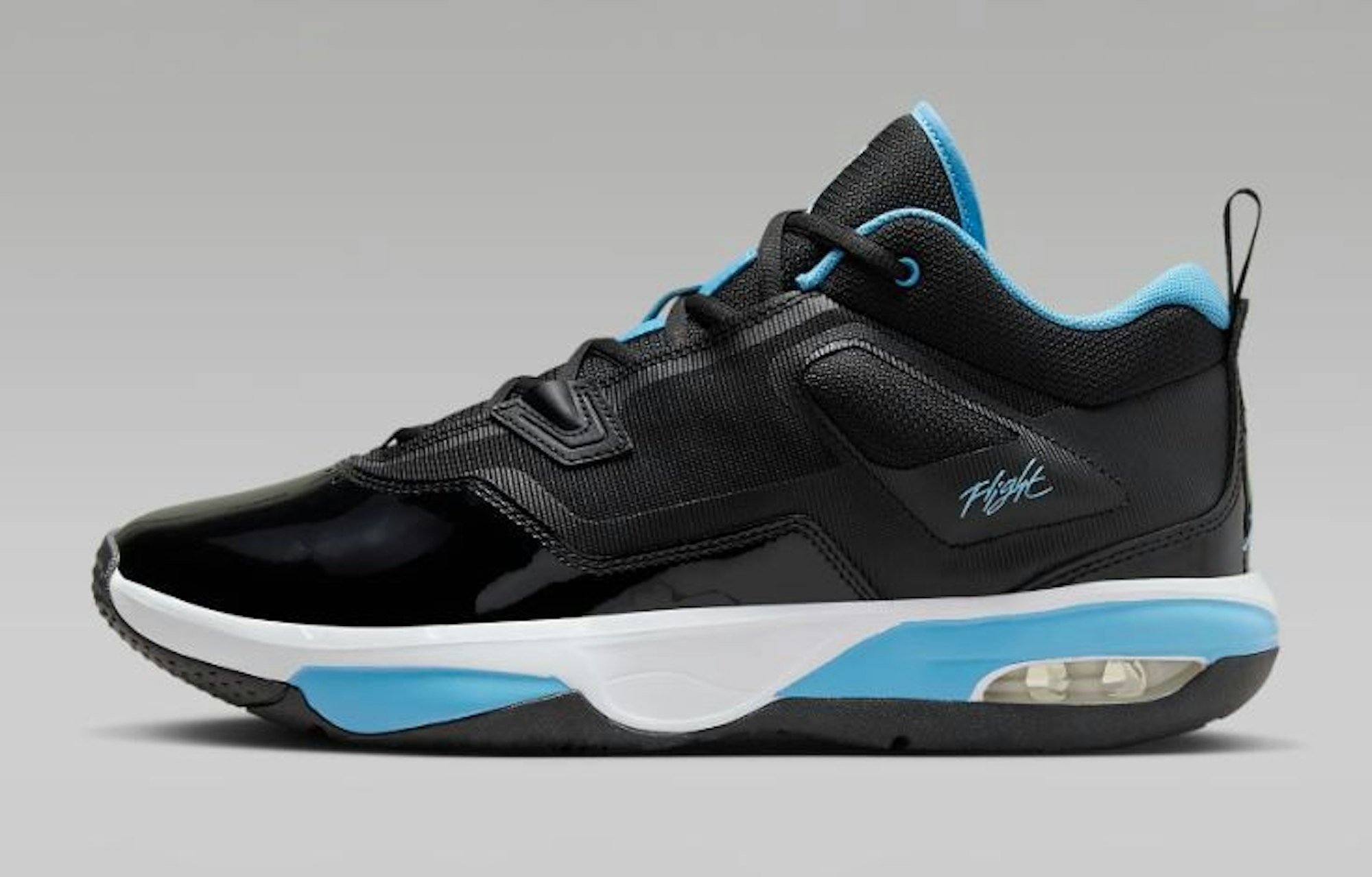 Nike Jordan Stay Loyal 3 Sneaker in Schwarz Blau.