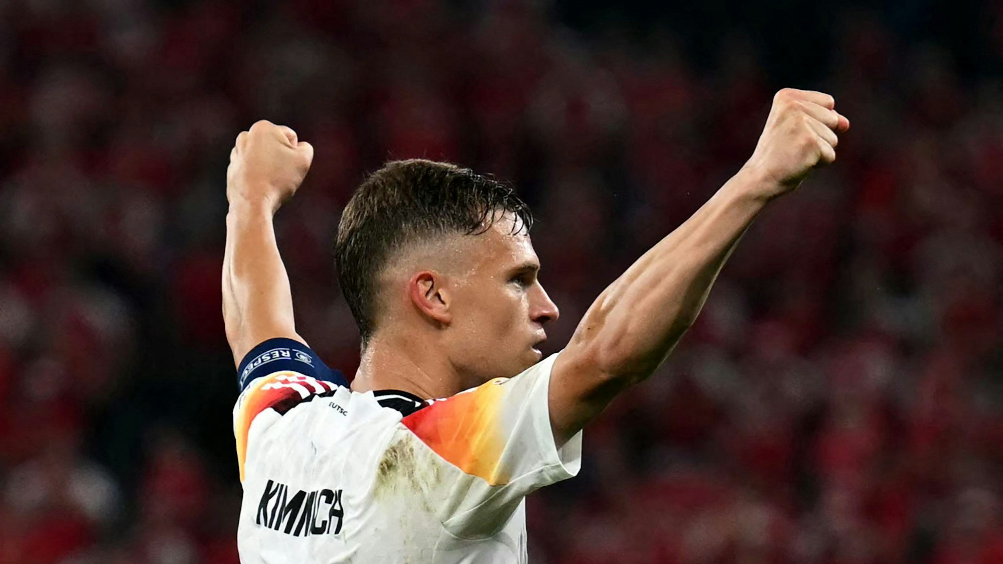 Joshua Kimmich jubelt gegen Dänemark.