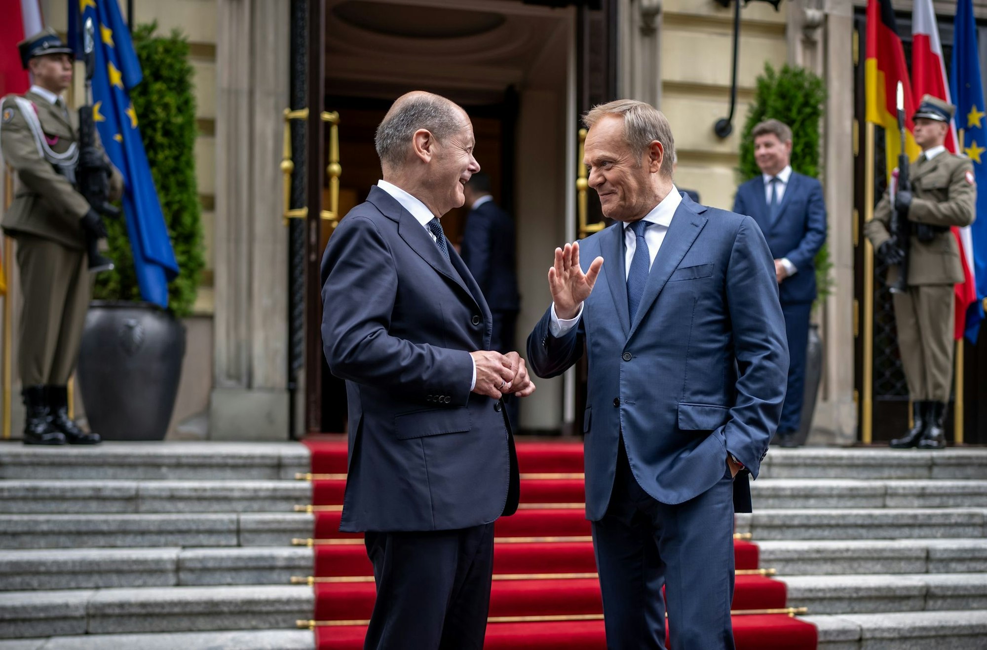 Olaf Scholz (l) und Donald Tusk treffen sich zu den ersten deutsch-polnischen Regierungskonsultationen seit 2018.