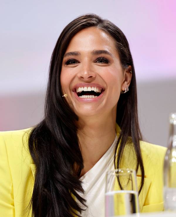 Moderatorin Amira Pocher auf der Schönheits-Messe „Beauty 2024“ in der Messe Düsseldorf.