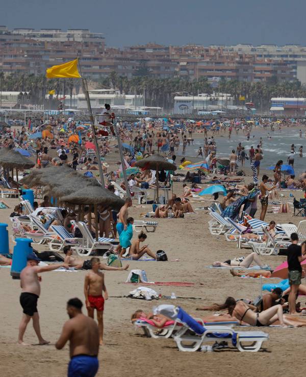 Malvarossa Beach bei Valencia.