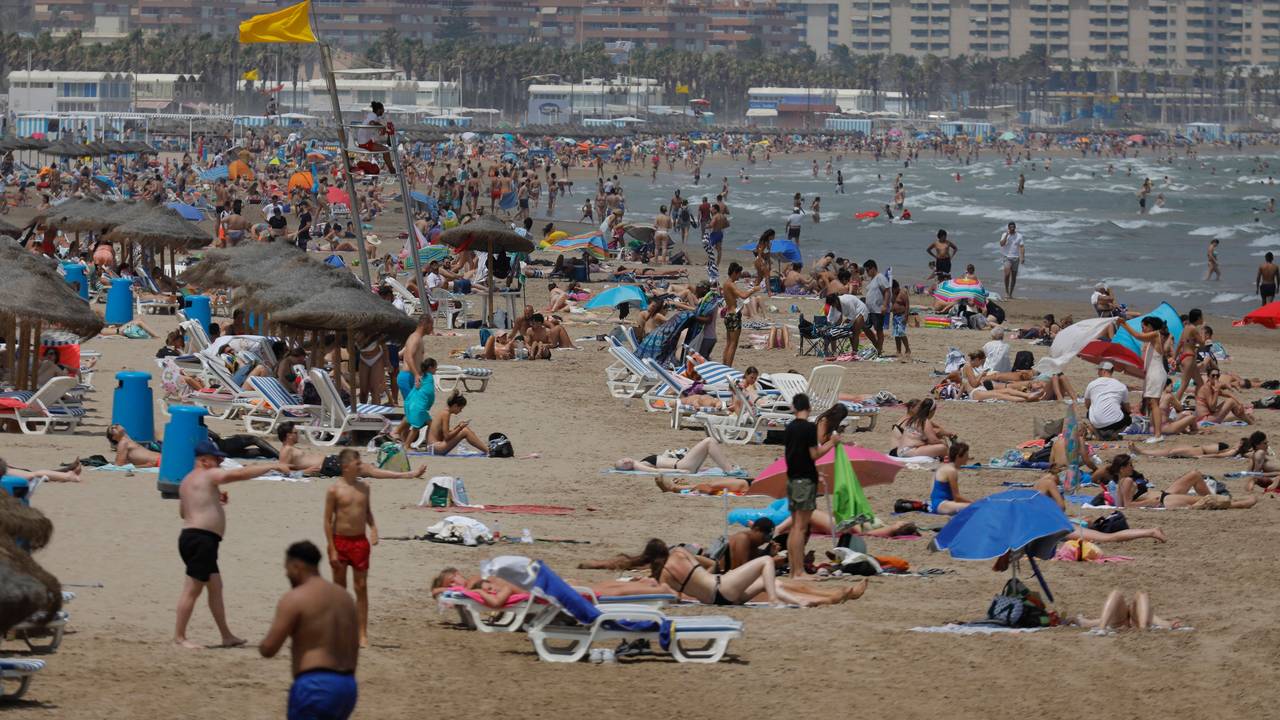 Malvarossa Beach bei Valencia.