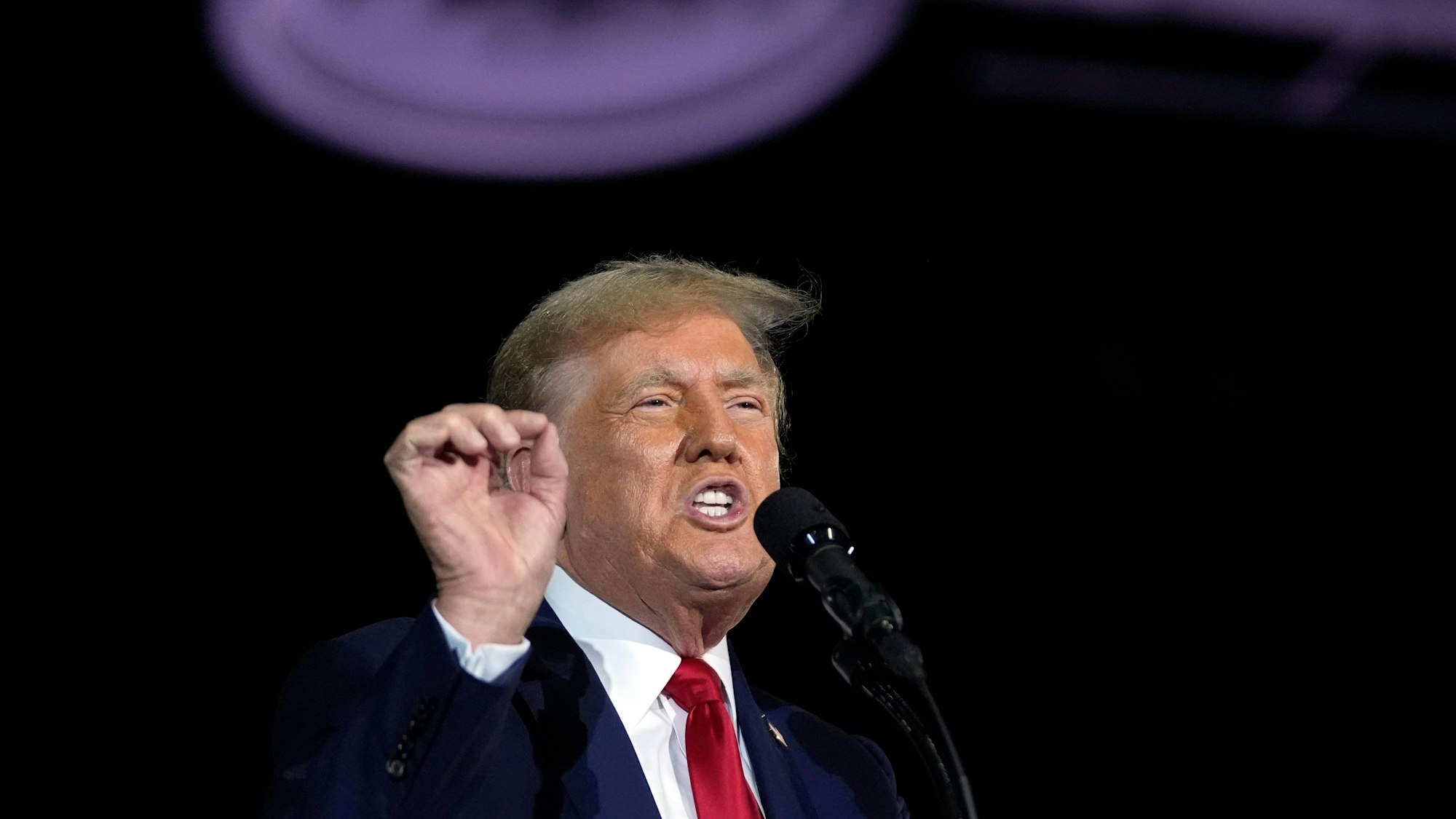 Donald Trump (hier Mitte Juni in Palm Beach) will die Verurteilung in New York aufheben lassen.