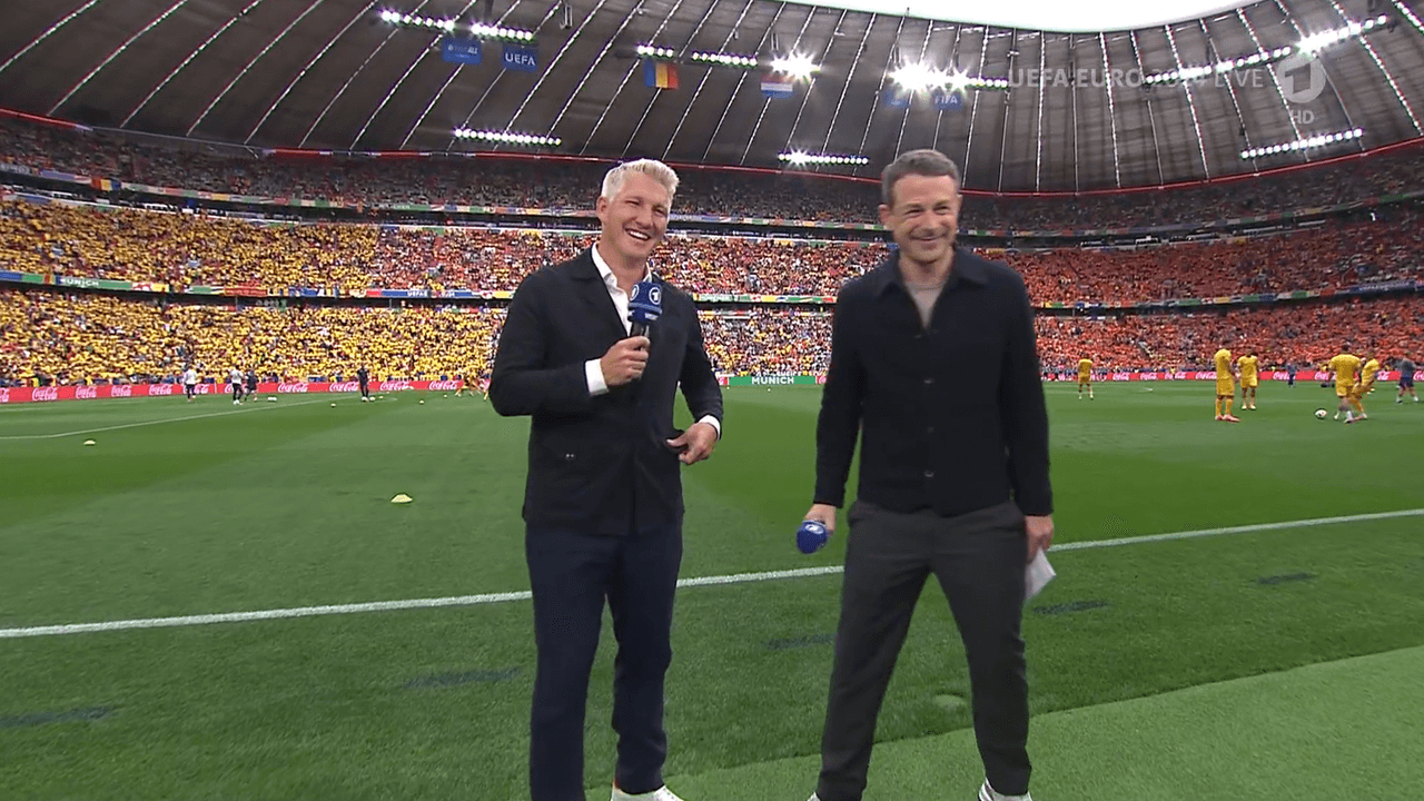 Bastian Schweinsteiger und Alexander Bommes am Dienstag (2. Juli 2024) für die ARD bei der EM 2024 in München im Einsatz.