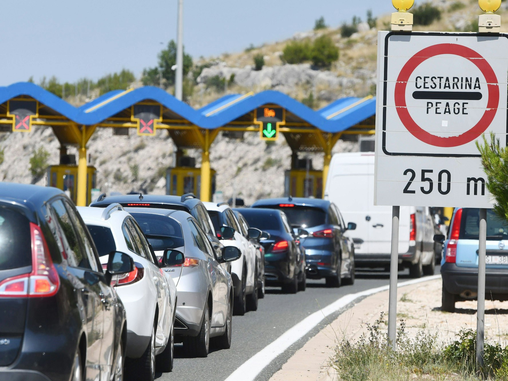 Kroatische Mautstation auf der A1 Richtung Sibenik.