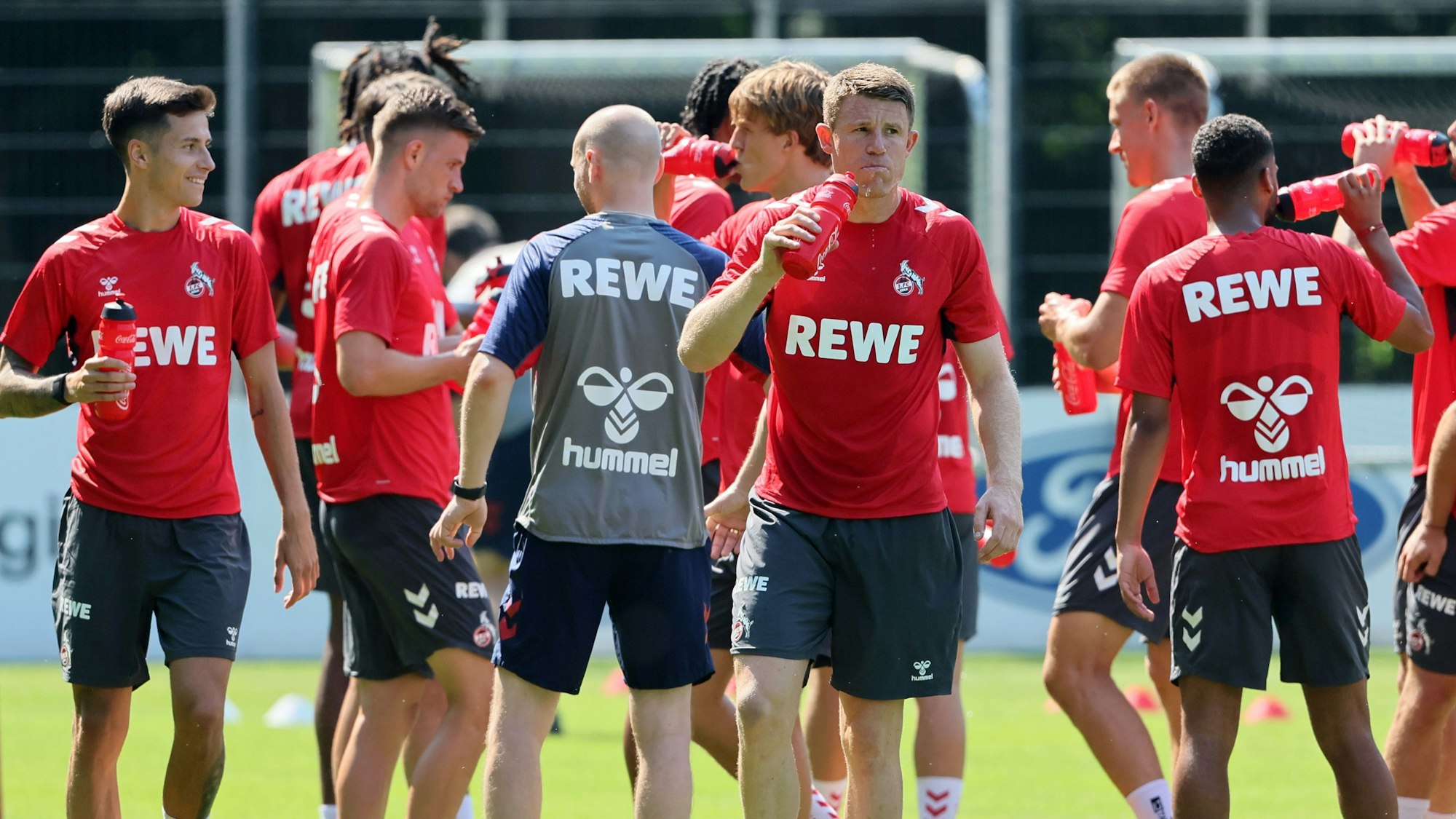 Die Spieler des 1. FC Köln im Training am Geißbockheim.