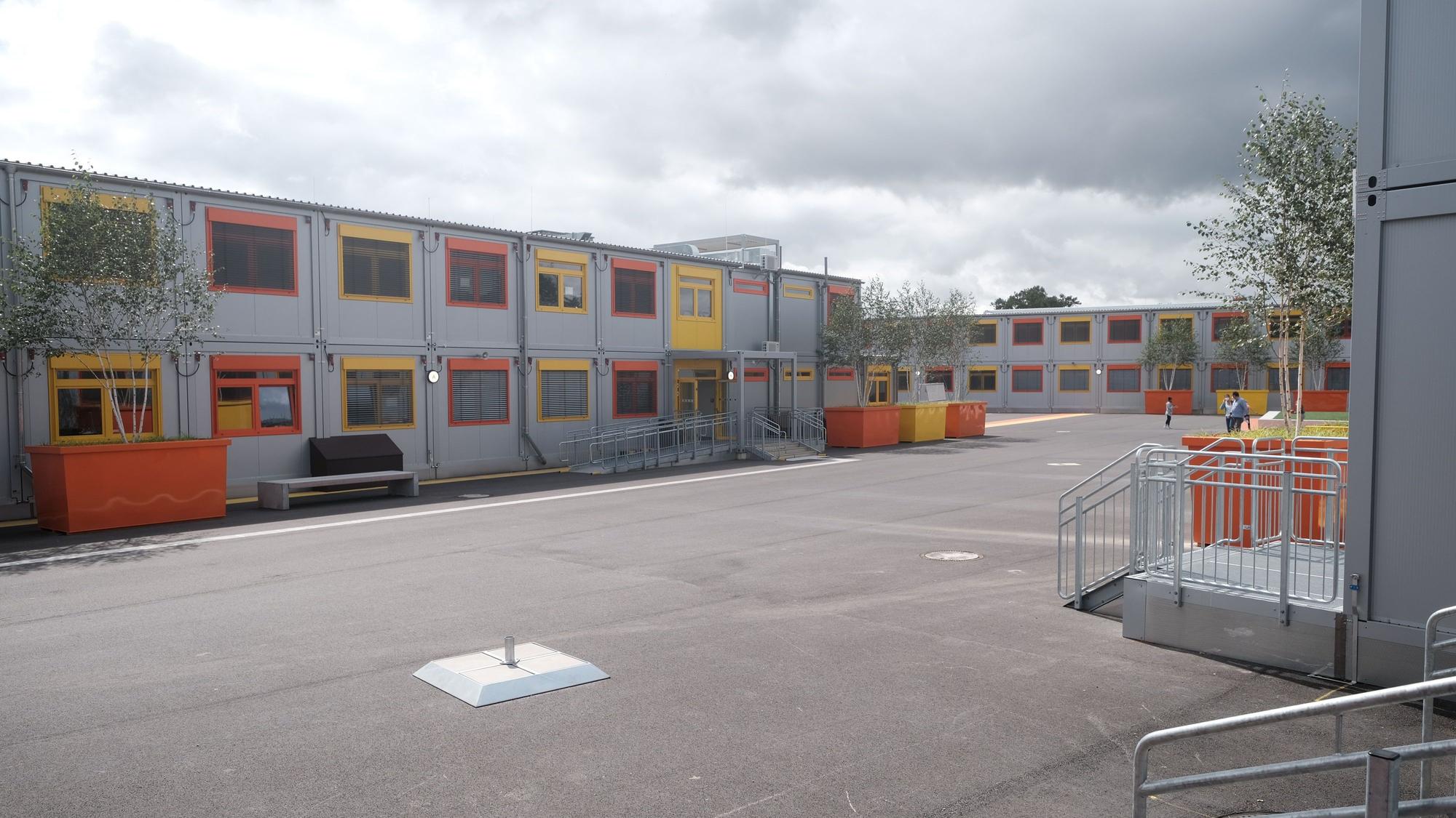 Das Dreikönigsgymnasium ist derzeit noch in Containern untergebracht.