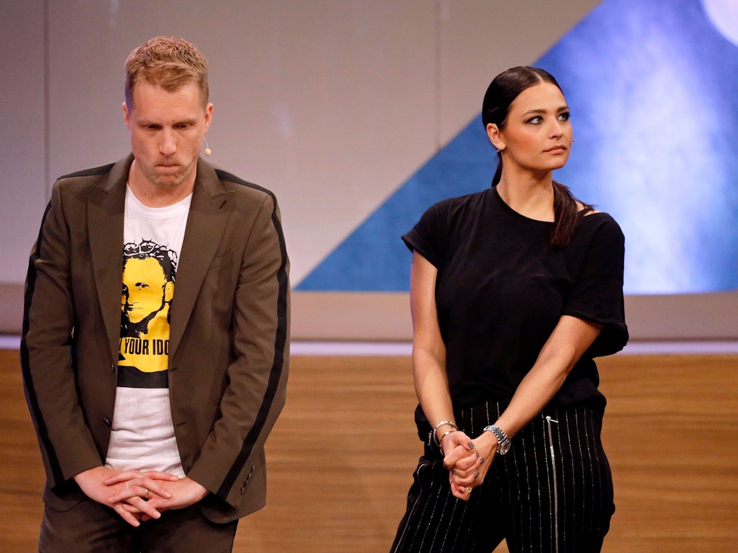 Entertainer Oliver Pocher mit seiner Ex-Ehefrau Amira Pocher in der RTL-Live-Show „Pocher vs. Wendler – Schluss mit lustig“. Nach ihrer Hochzeit 2019 gaben beide im August 2023 ihre Trennung bekannt.