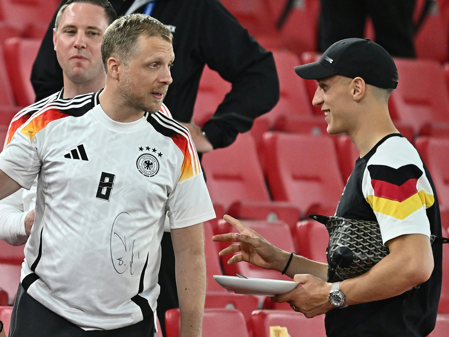 Oliver Pocher Deutscher Komiker und Fernsehmoderator mit Nico Schlotterbeck