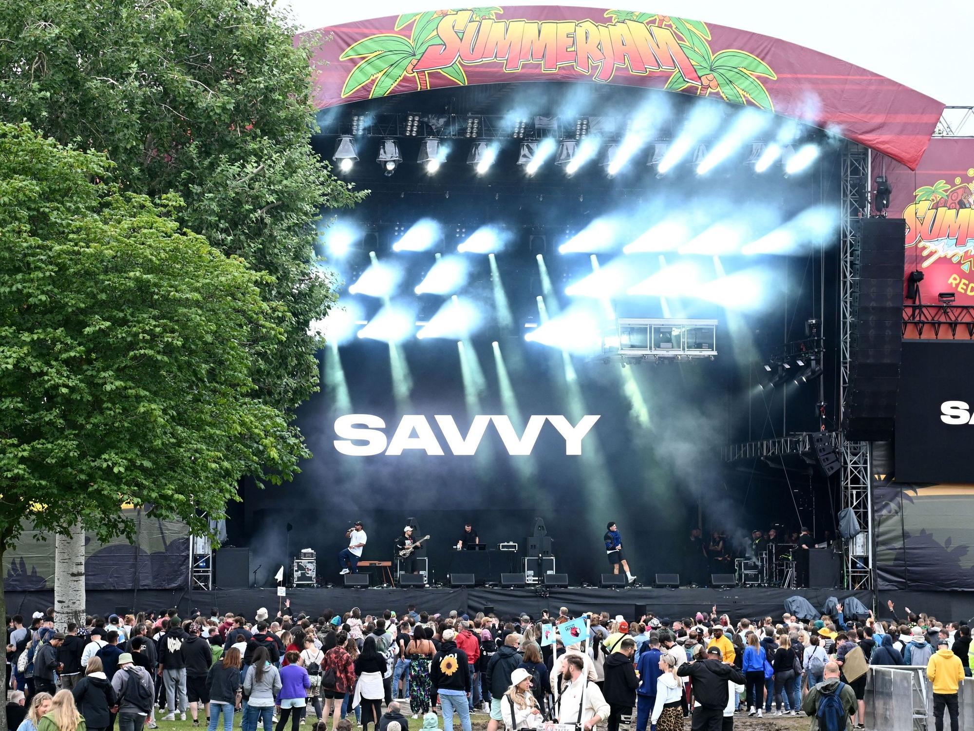 Das Summerjam-Festival findet von Freitag bis Sonntag am Fühlinger See statt. (Das Archivfoto zeigt die Bühne und Publikum)