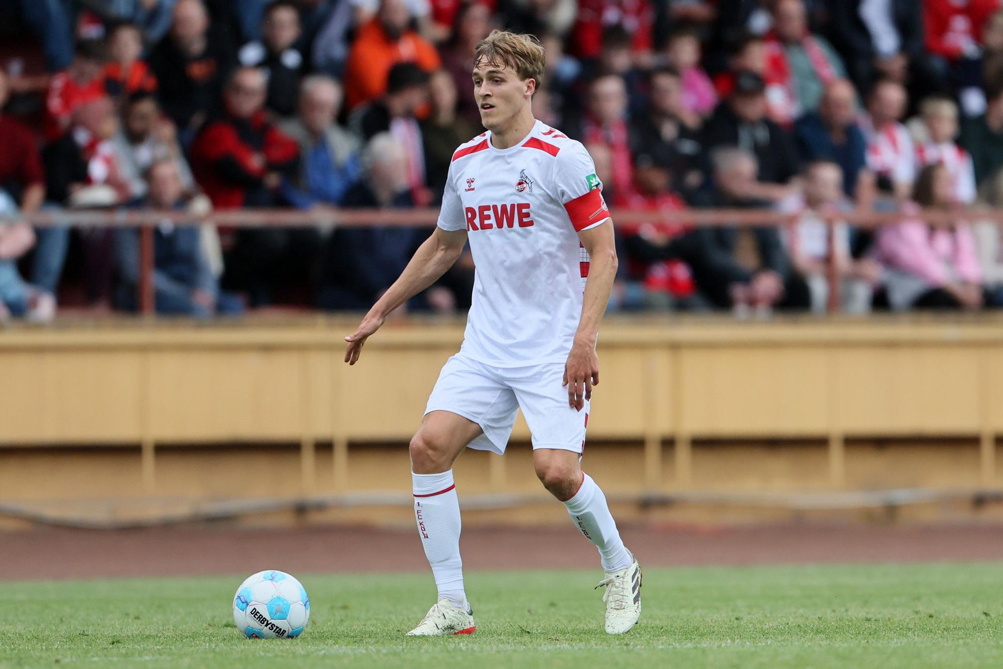 Timo Hübers im Testspiel gegen Siegen.