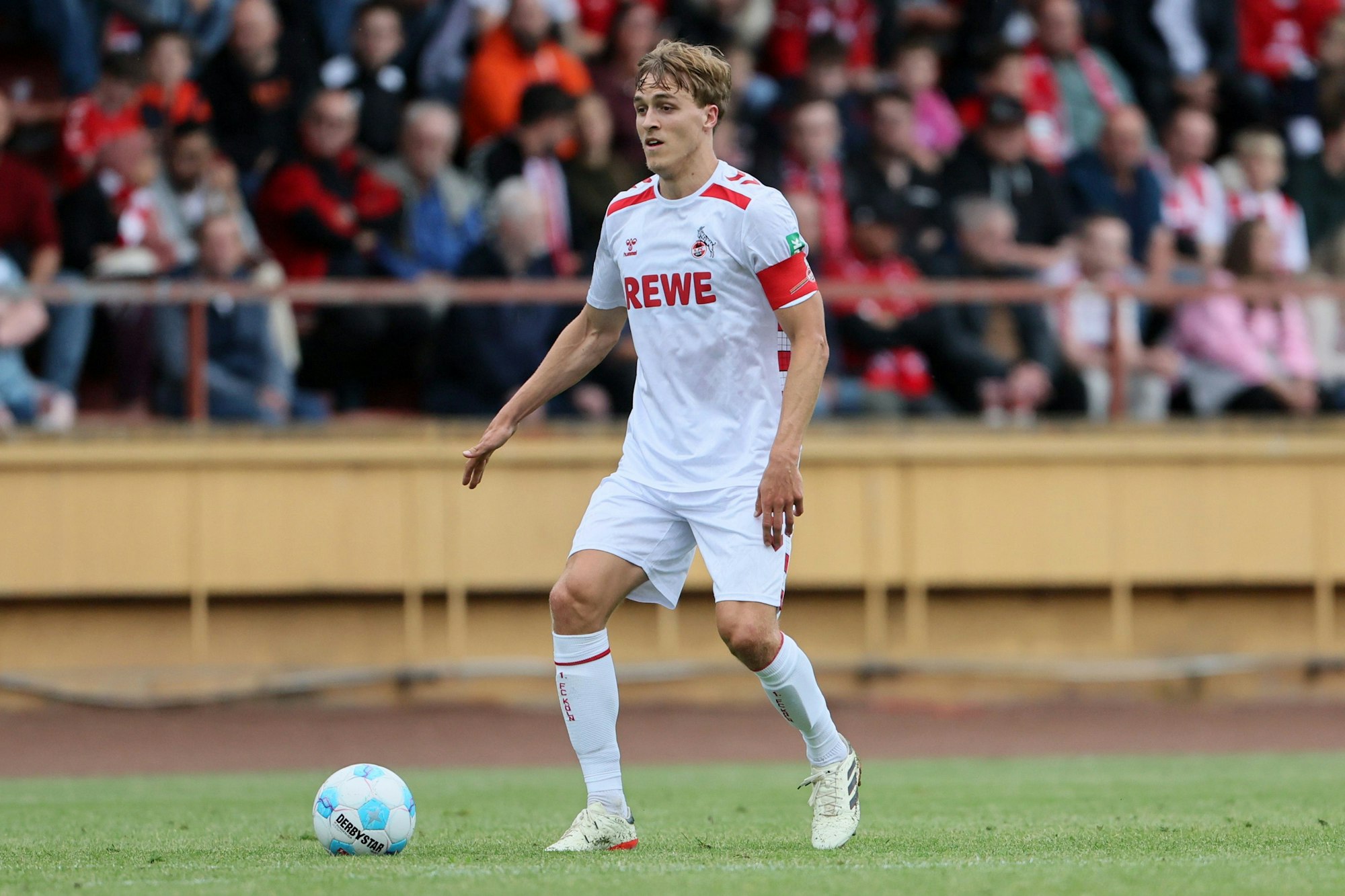 Timo Hübers im Testspiel gegen Siegen.