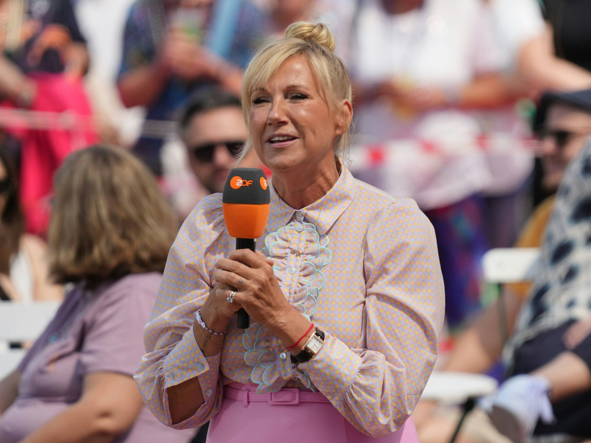 Andrea Kiewel moderiert den ZDF-Fernsehgarten.