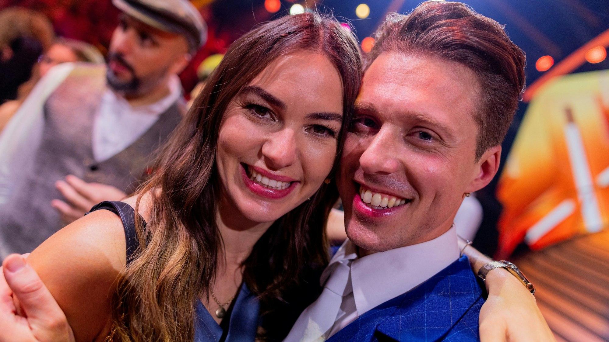Renata Lusin und ihr Mann Valentin Lusin (hier 2023 bei „Let's Dance“): Die Profitänzerin sorgte mit einem Urlaubsvideo für harte Reaktionen auf Instagram.