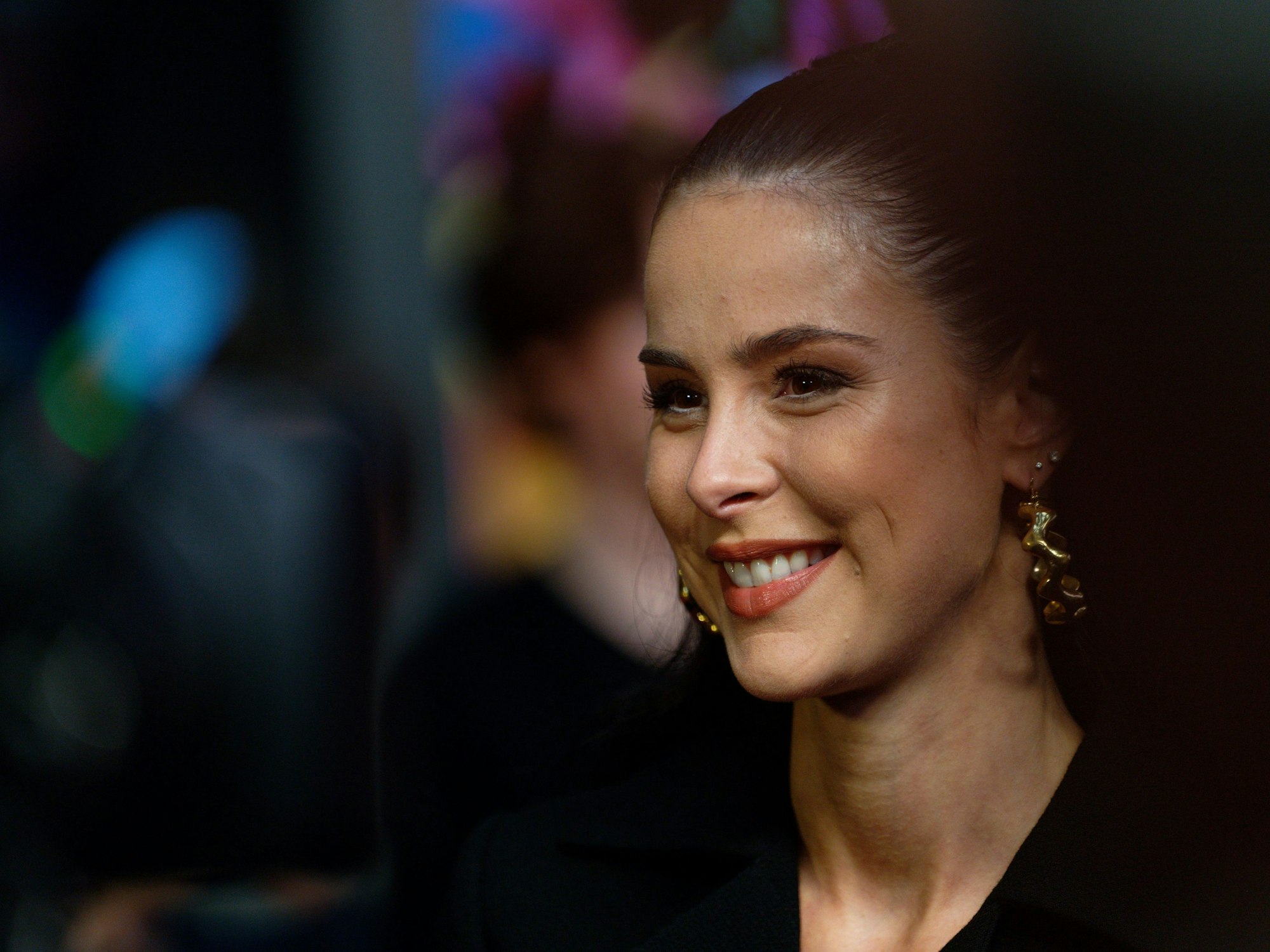 Lena Meyer-Landrut (hier im Oktober 2023 bei der Premiere des Films „Trolls - Gemeinsam stark“) musste wegen starker Schmerzen zwei Konzerte absagen.