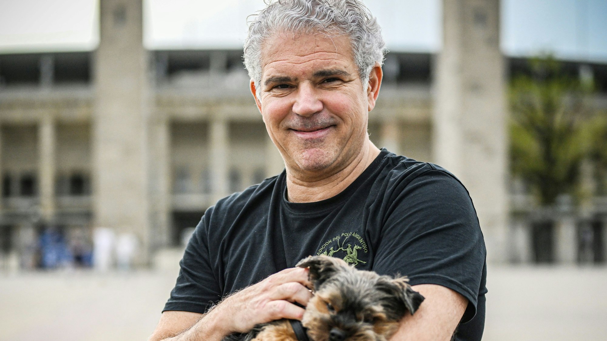 Rechtsmediziner Prof. Michael Tsokos mit Yorkie "Fidi"