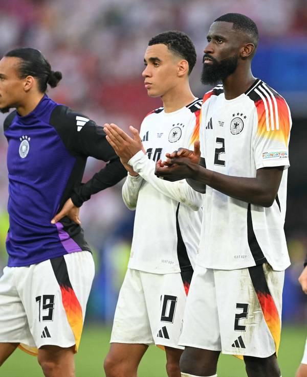 Die DFB-Stars wirken enttäuscht.