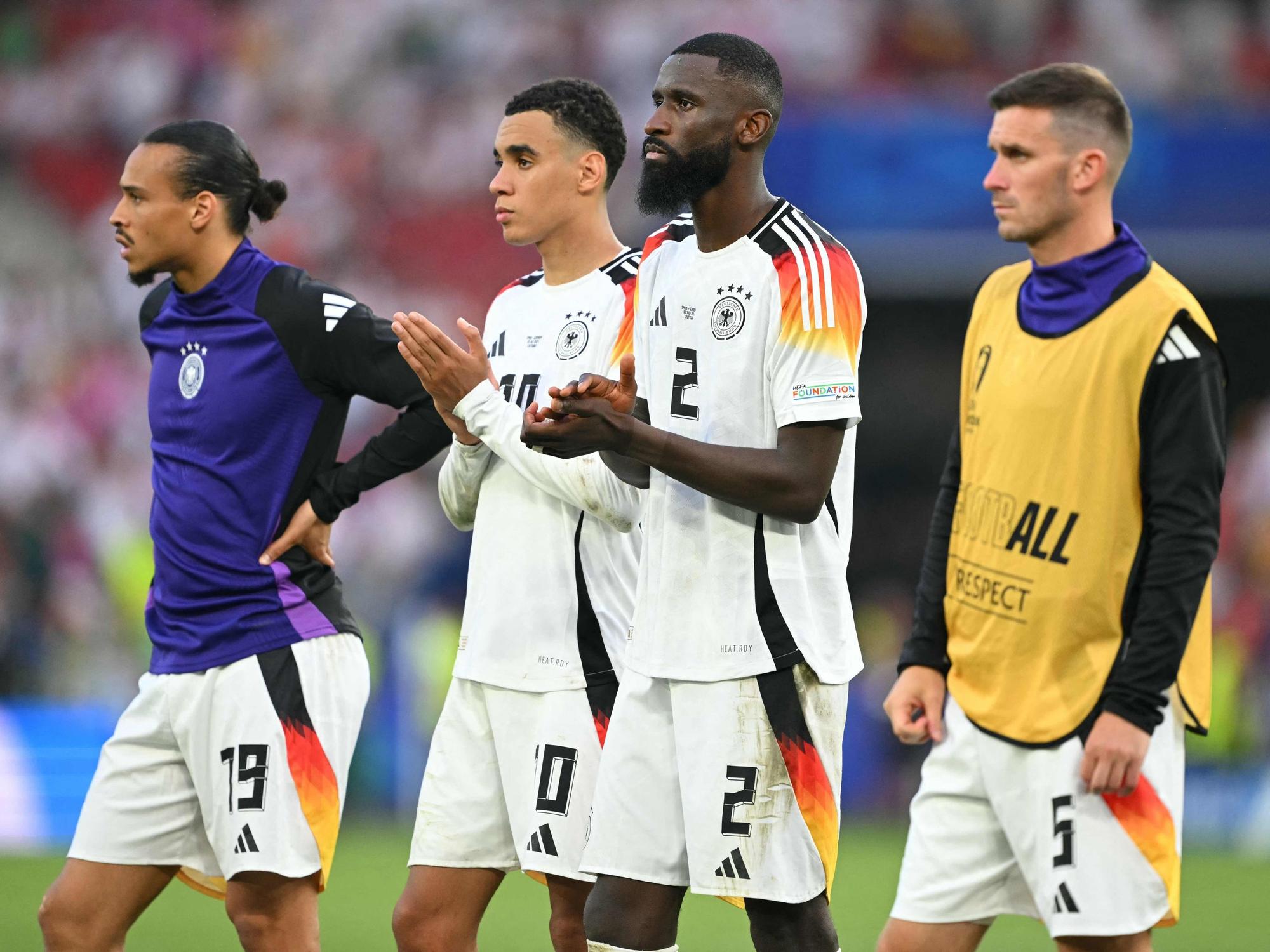 Die DFB-Stars wirken enttäuscht.
