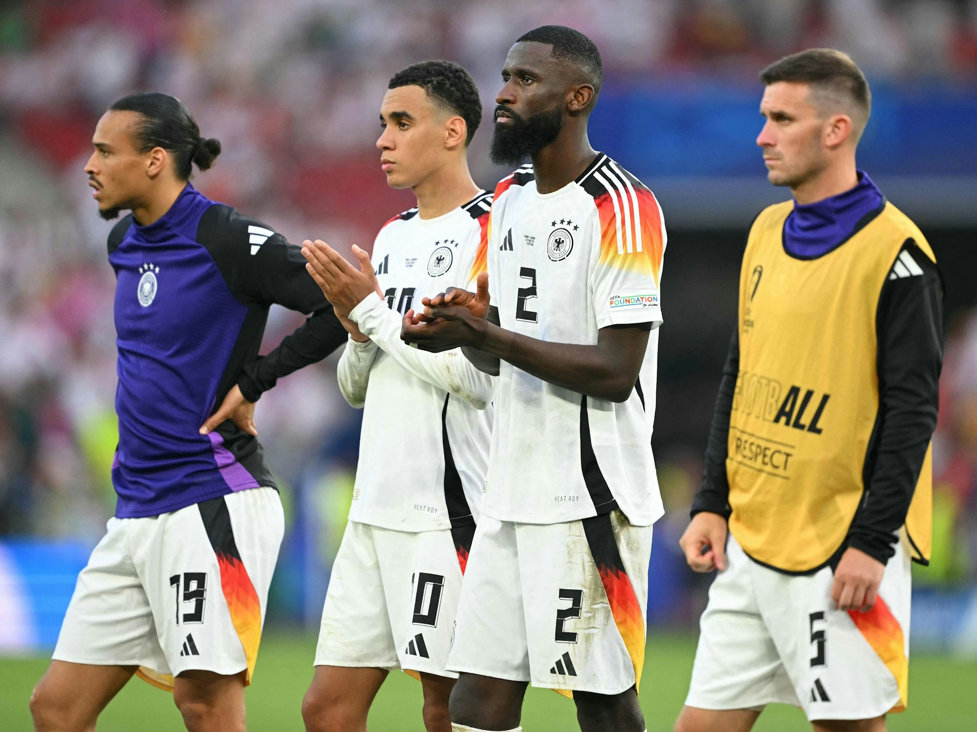 Die DFB-Stars wirken enttäuscht.