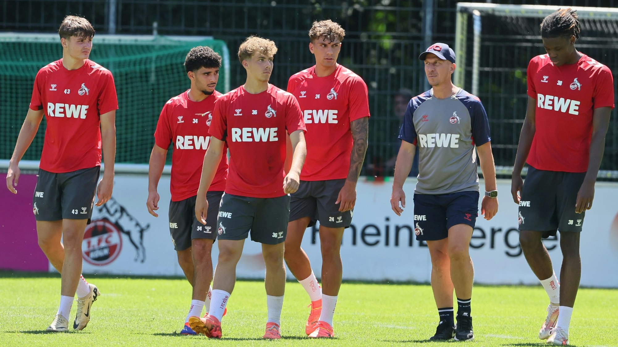 1. FC Köln, Training, von links: Jaka Cuber Potocnik, Fayssal Harchaoui, Meiko Wäschenbach, Julian Pauli, Gerhard Struber, Elias Bakatukanda.