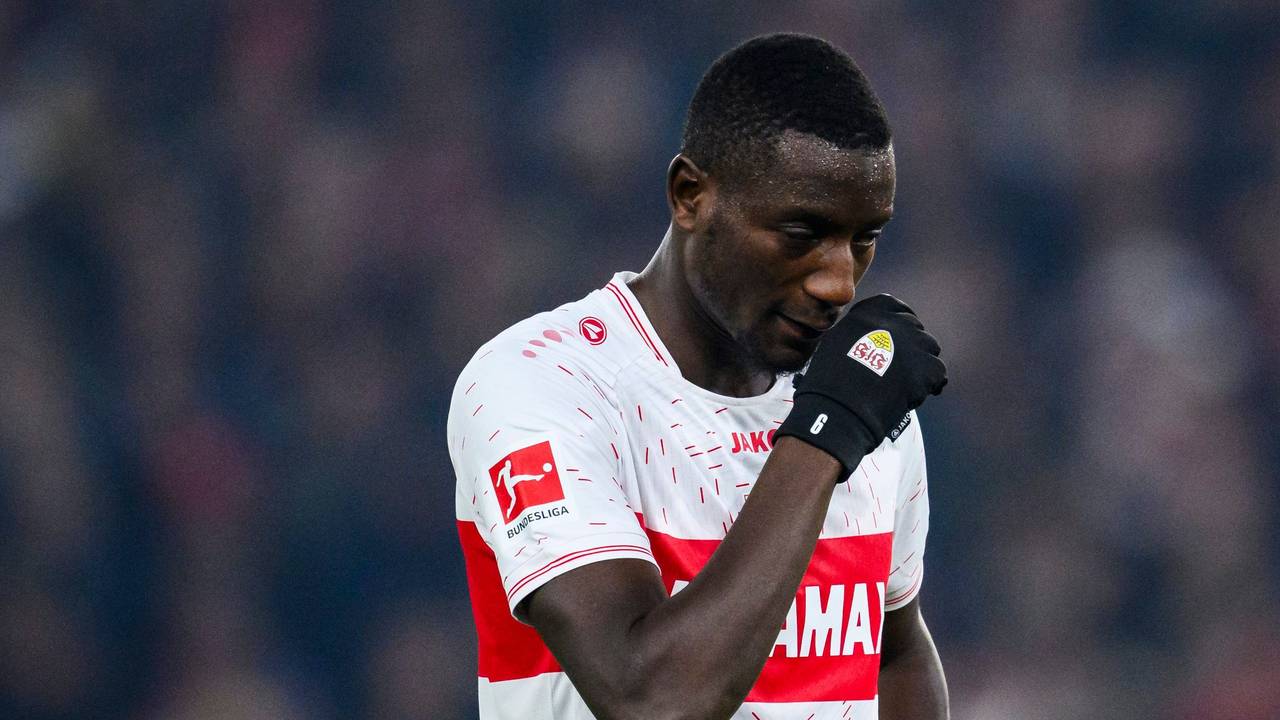 Stuttgarts Serhou Guirassy reagiert im Spiel unzufrieden.