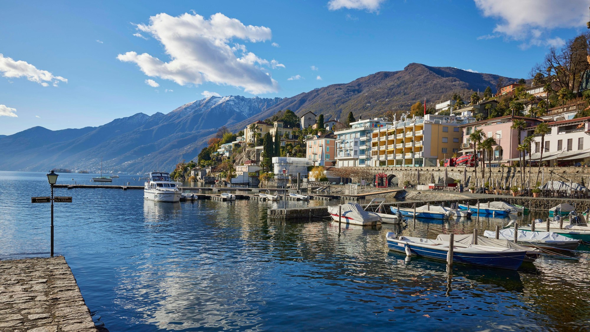 Blick auf den Lago Maggiore vom Ufer aus.