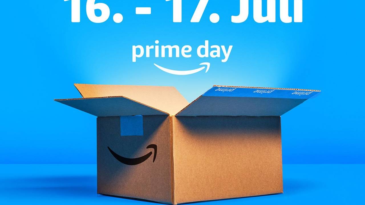 Amazon Prime Day 2024 Marketingbild mit Paket und Amazon Prime Day Schriftzug.