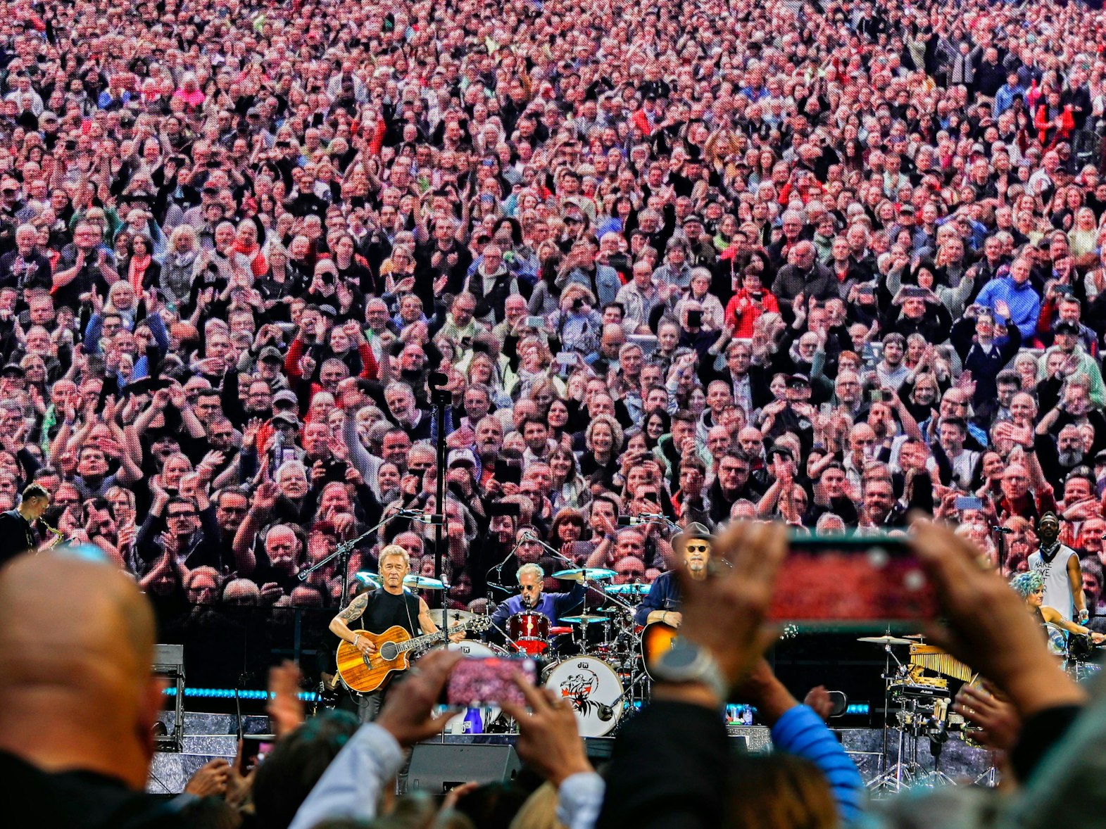 Blick auf die Bühne bei Peter Maffay.