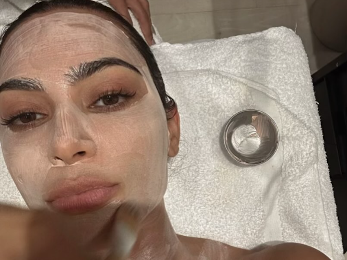 Kim Kardashian am 18. April 2024 bei einer Beautybehandlung.