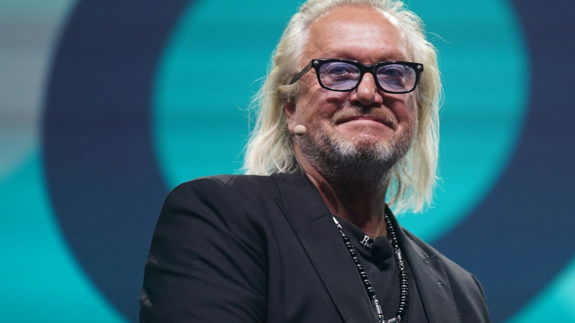 Robert Geiss (hier 2024 auf der Digital-Messe OMR), hat auf Instagram ein Wetter-Phänomen präsentiert.