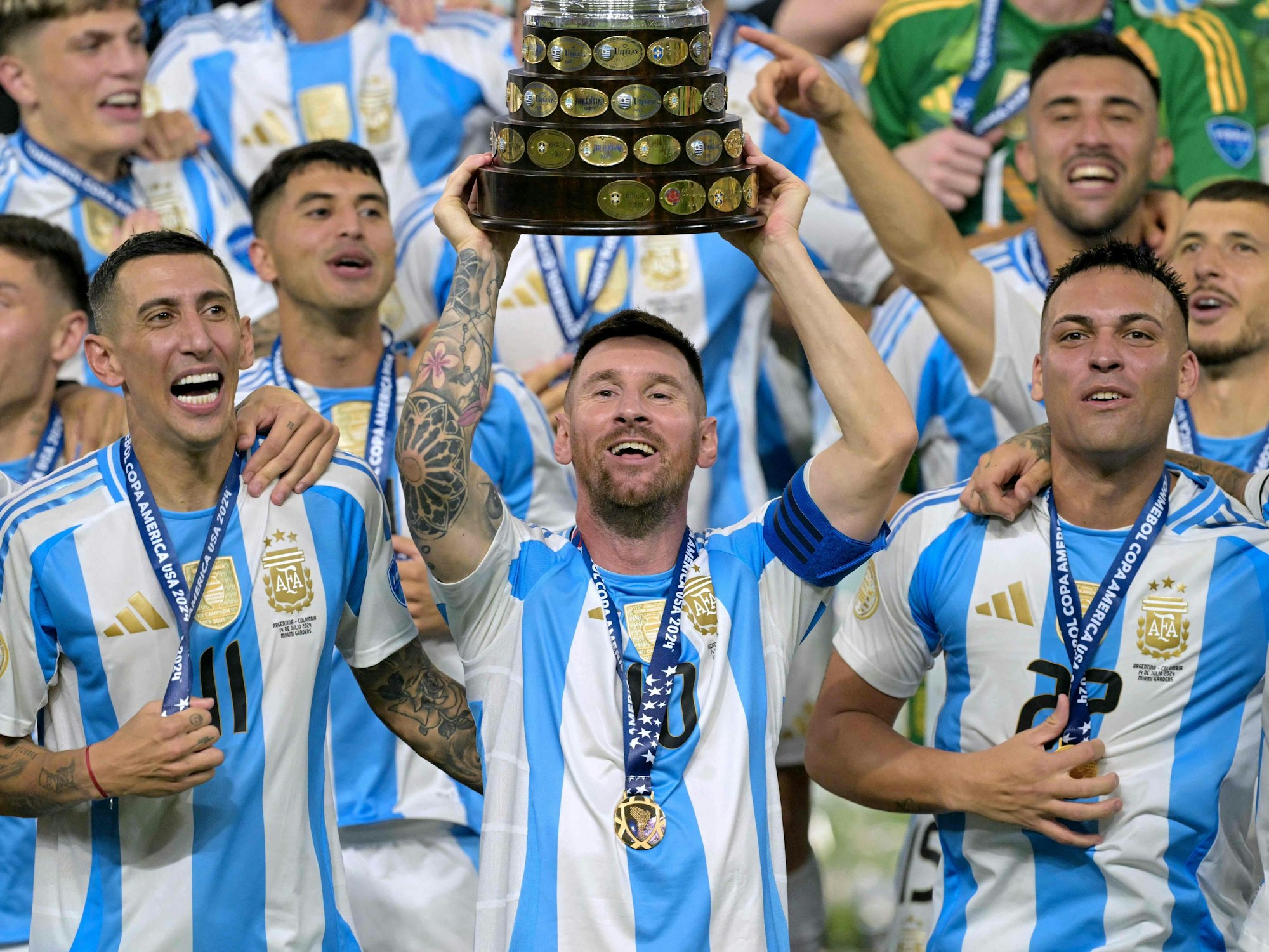 Am Ende des Abends reckte Lionel Messi freudestrahlend die Trophäe der Copa America in den Himmel.