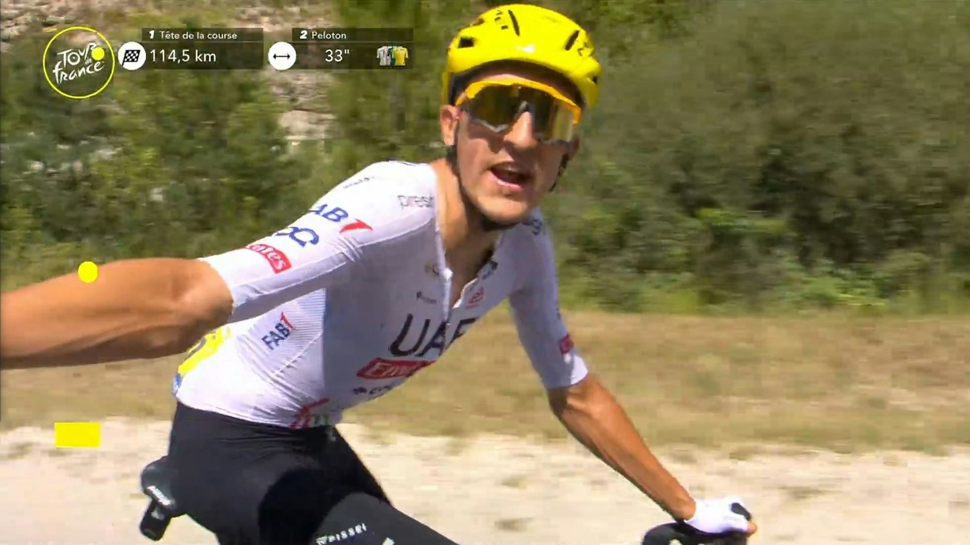 Marc Soler schnauzt auf der 17. Etappe der Tour de France einen Kameramann an.