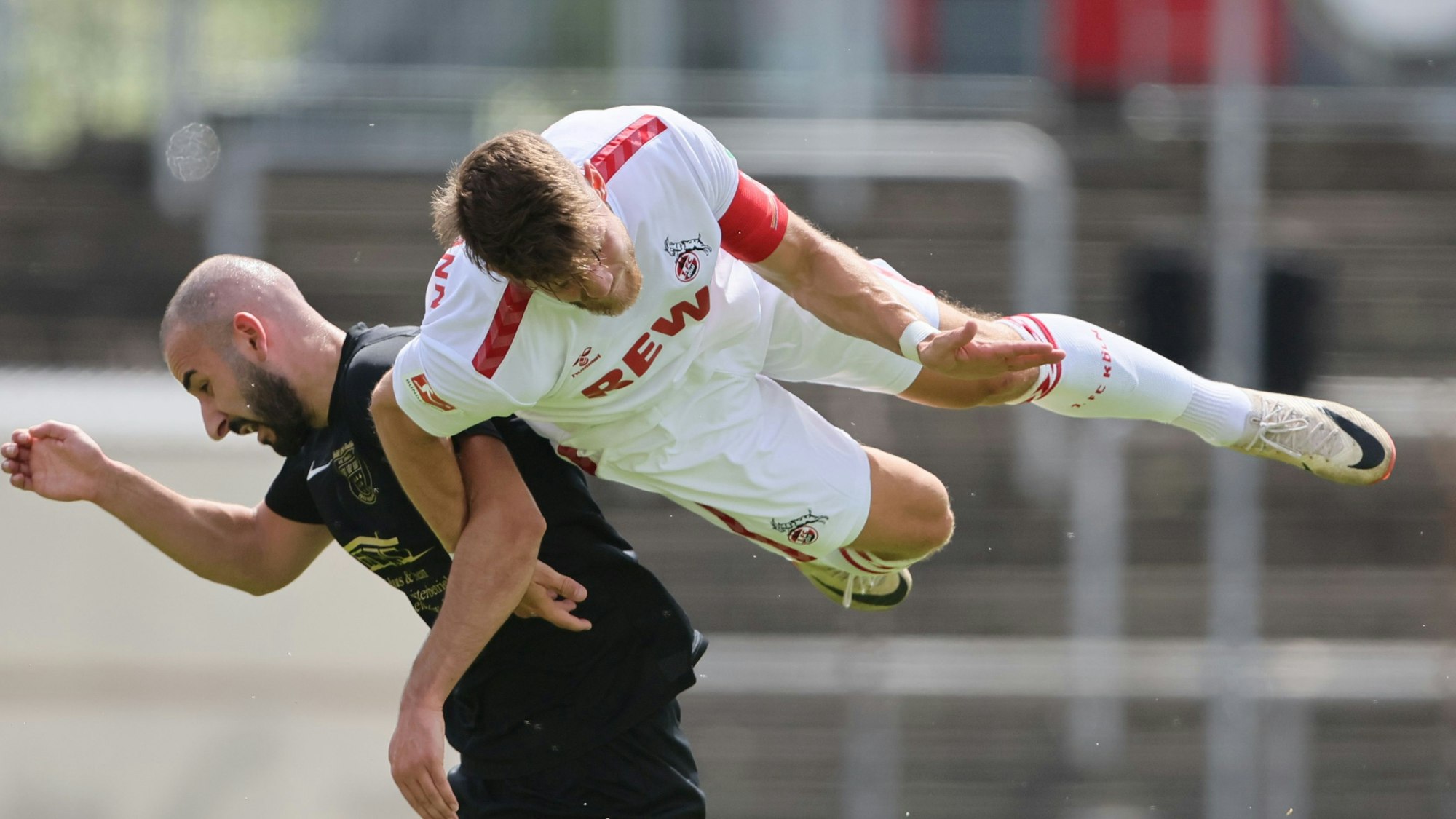 Testspiel im Südstadion, 1. FC Köln gegen VfL Rheingold 1912 Köln-Poll (Kreisligist), rechts: Jan Thielmann