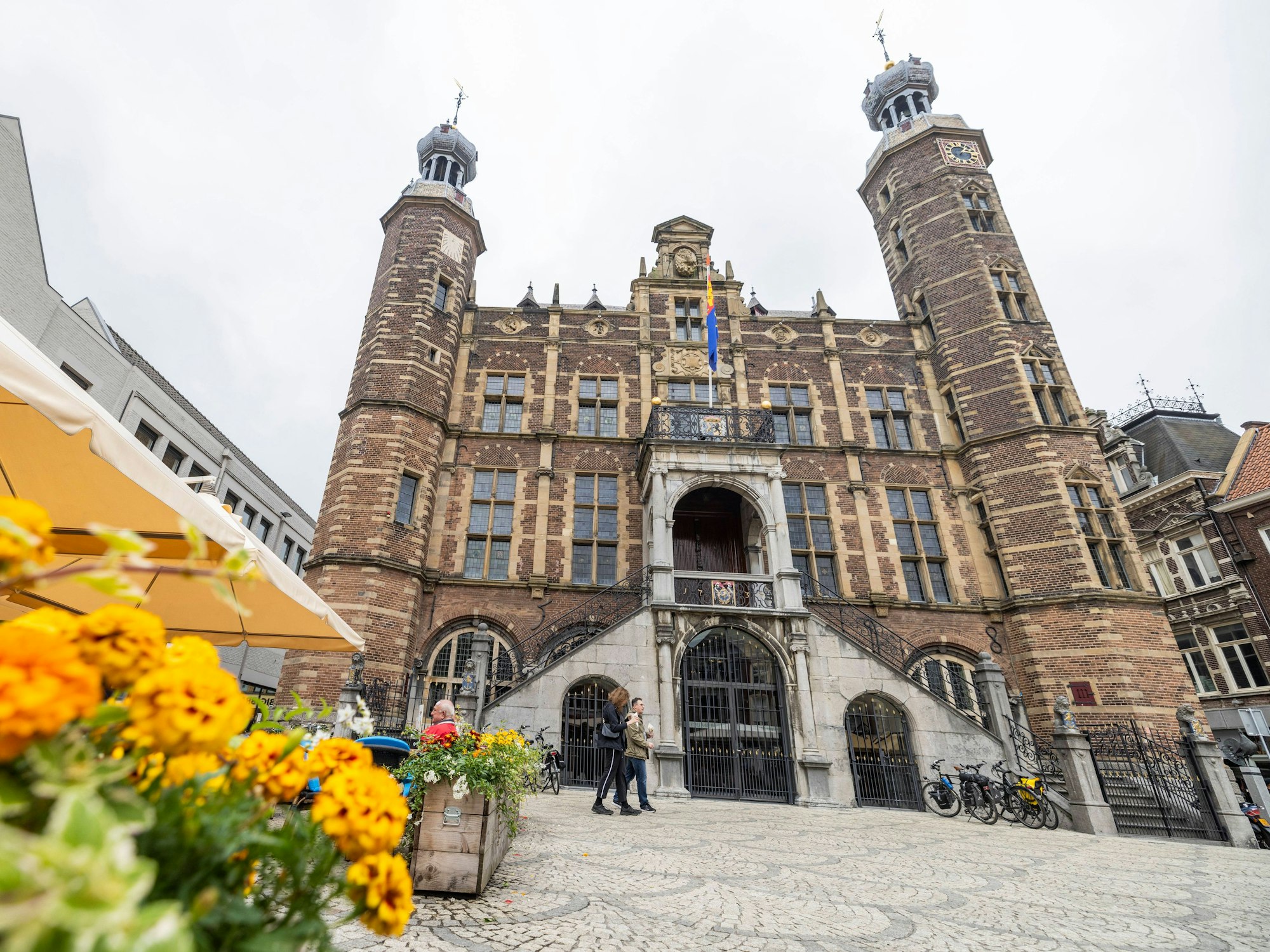 Das historische Rathaus in Venlo gehört zu den Top-Sehenswürdigkeiten der Stadt.
