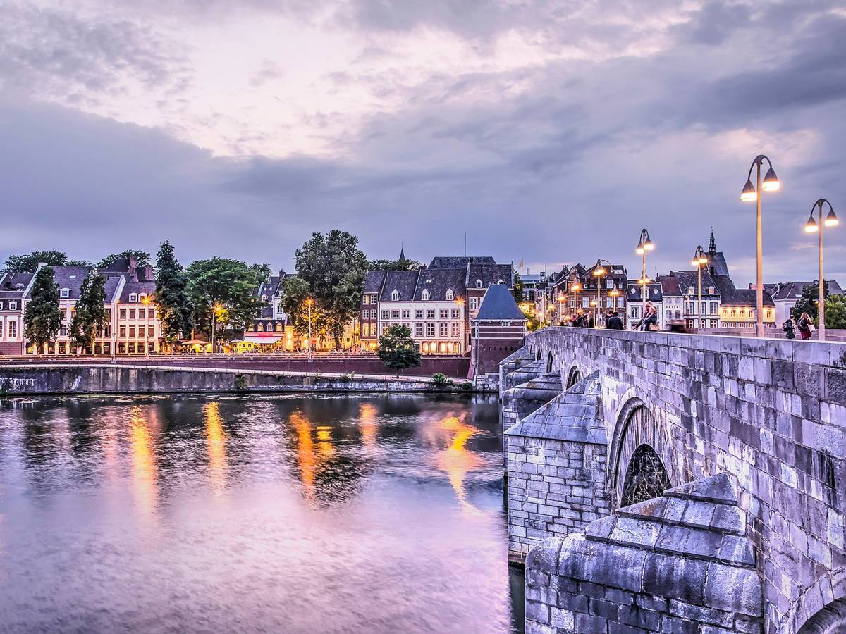 Maastricht ist ein beliebtes Reiseziel und zeichnet sich durch viele schöne Sehenswürdigkeiten aus.