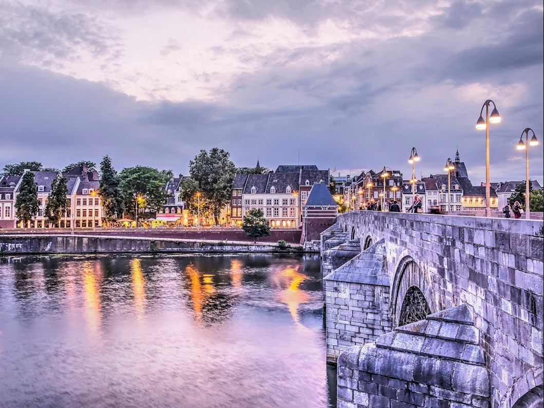 Maastricht ist ein beliebtes Reiseziel und zeichnet sich durch viele schöne Sehenswürdigkeiten aus.