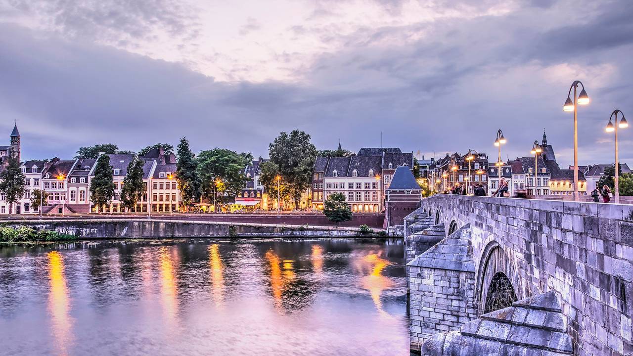 Maastricht ist ein beliebtes Reiseziel und zeichnet sich durch viele schöne Sehenswürdigkeiten aus.